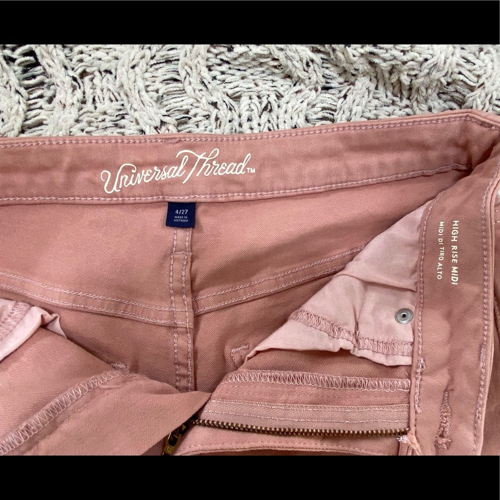 Universal Thread Shorts - Picture 2 of 3